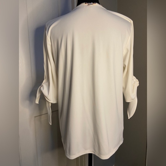 Ann Taylor Factory Womens V-neck 3/4 Sleeve Top Size Medium - Picture 8 of 12